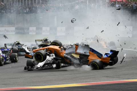 El accidente de Fernando Alonso en el GP de Bélgica, desde todos los ángulos