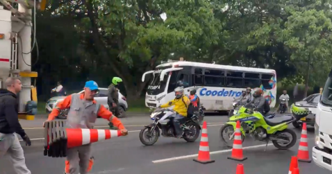 Reabren paso por la vía Cali-Palmira tras aparición de cilindros
