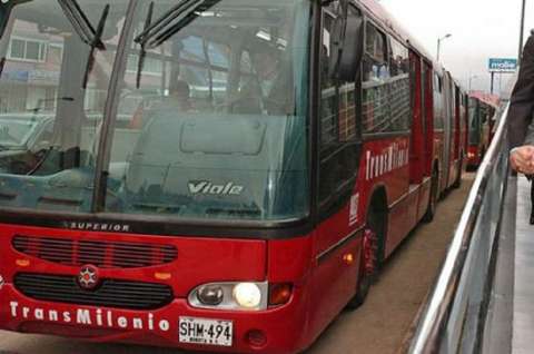 Una persona herida dejó robo masivo en articulado de Transmilenio