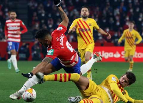 Barcelona ganaba con gol de De Jong y se dejó empatar en los últimos minutos