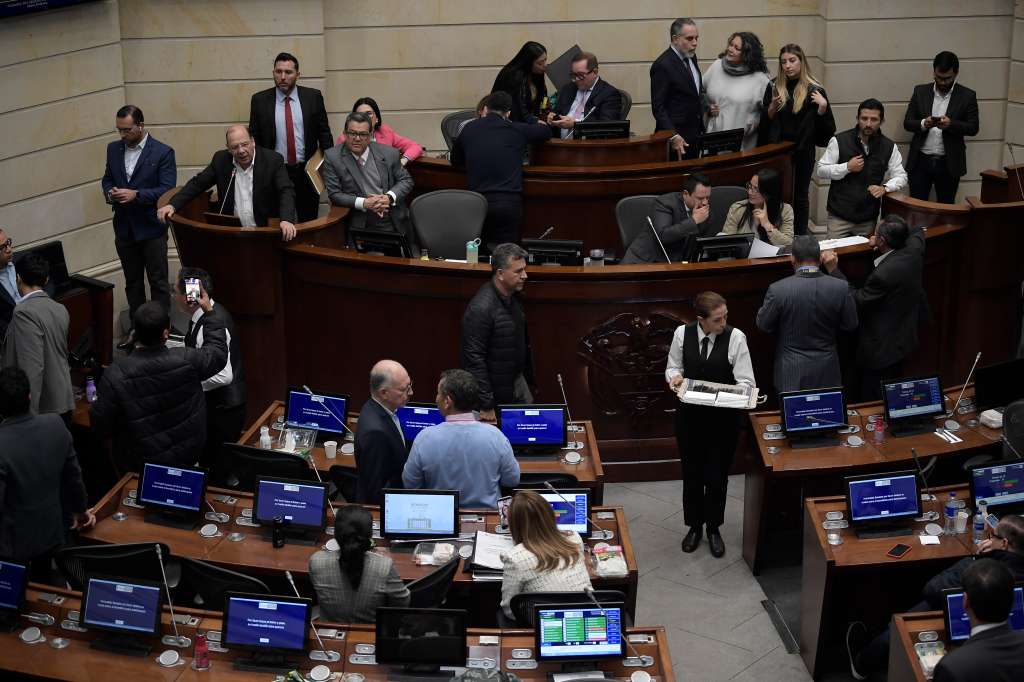 Debate en la plenaria del Senado para la aprobación del presupuesto del 2026, por COP 546,9 billones.