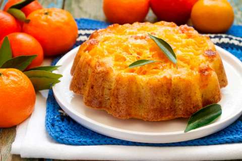 Torta de mandarina esponjosa en licuadora