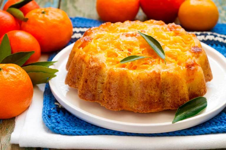 Torta de mandarina esponjosa en licuadora