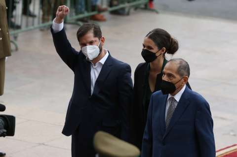 Gabriel Boric: se posesiona el presidente más joven en la historia de Chile