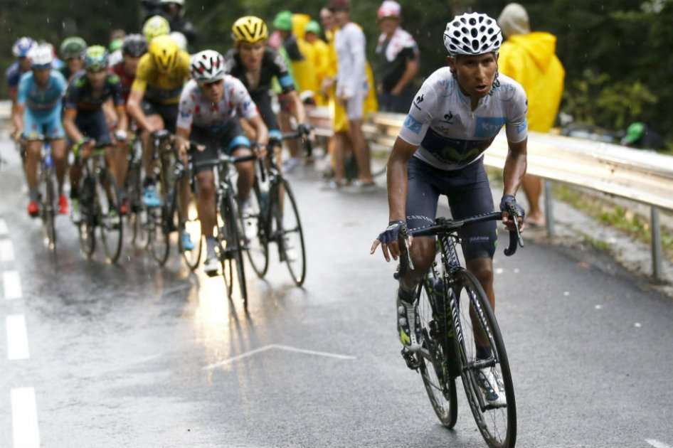 Nairo Quintana en uno de sus ataques en la etapa de este jueves del Tour de Francia. Foto: AFP