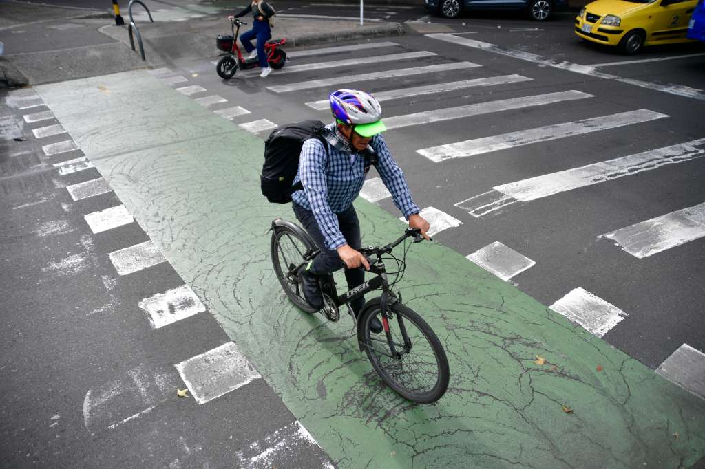 Ciclorutas que se encuentran en deterioro y generan peligro a ciclistas y transeúntes de la zona