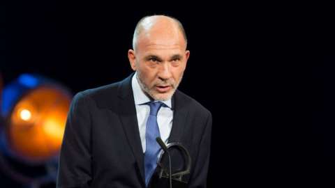 Darío Grandinetti: “Deseo que ‘Rojo’ sirva para no dejarnos volver a engañar”
