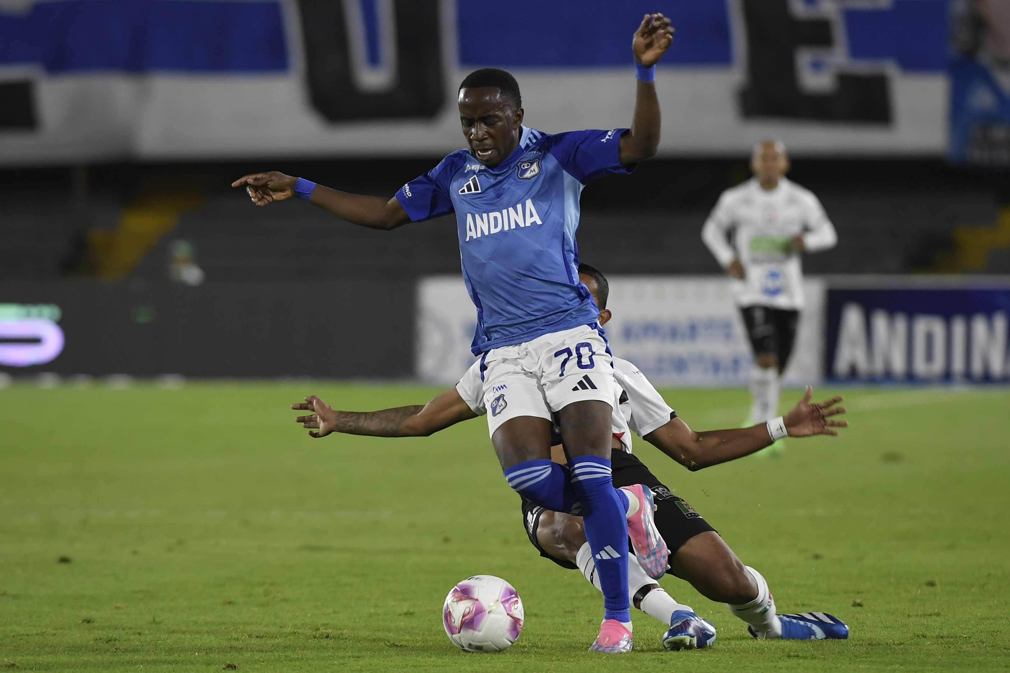 Partido Millonarios vs Once Caldas por la fecha dieciocho de la Liga Betplay 2025-II.