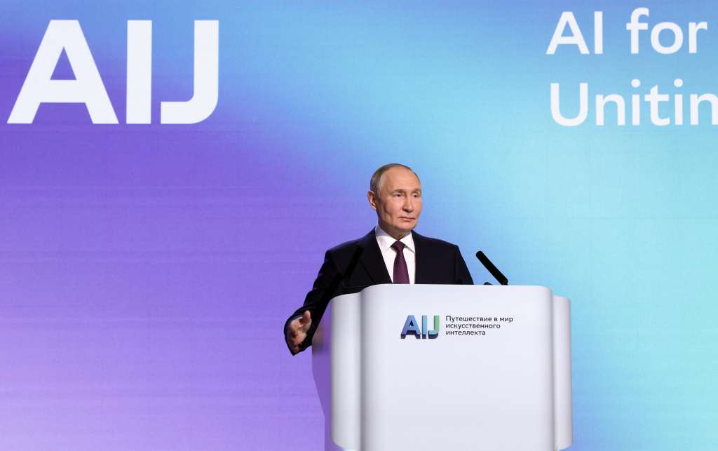 Moscow (Russian Federation), 10/12/2024.- Russian President Vladimir Putin speaks during a plenary session of the AI Journey 2024 at the Sberbank City business complex on Kutuzovsky Avenue in Moscow, Russia, 11 December 2024. The AI Journey is an international conference on artificial intelligence and machine learning. (Rusia, Moscú) EFE/EPA/VALERIY SHARIFULIN/SPUTNIK/KREMLIN / POOL