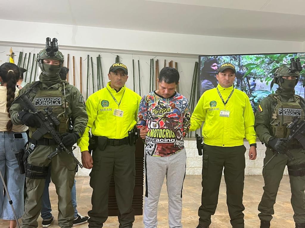 Alias Vallenato tiene siete órdenes de captura en su contra. Estuvo implicado en el atentado contra el gobernador del Meta en octubre de 2022.