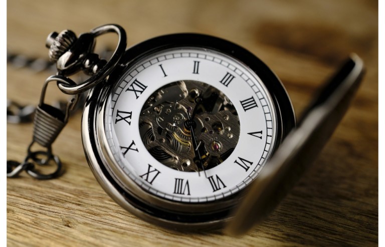 El tiempo dejó de ser neutro, hasta los minutos toman posición (Diario de la peste, de Gonçalo M. Tavares)