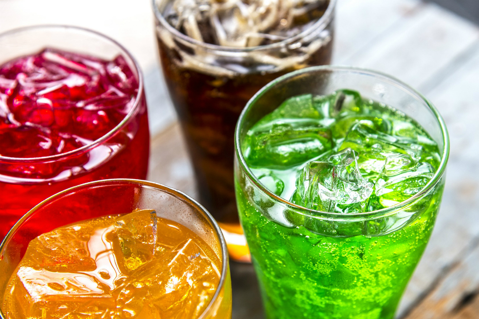 Las bebidas azucaradas son la principal causa de la obesidad infantil. / Pixabay