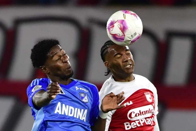 Con este resultado, Santa Fe ocupa la undécima posición con 22 puntos, mientras que Millonarios es duodécimo con 21 unidades. En la próxima fecha, el León visitará a Junior en Barranquilla, y los azules recibirán a Once Caldas en Bogotá.