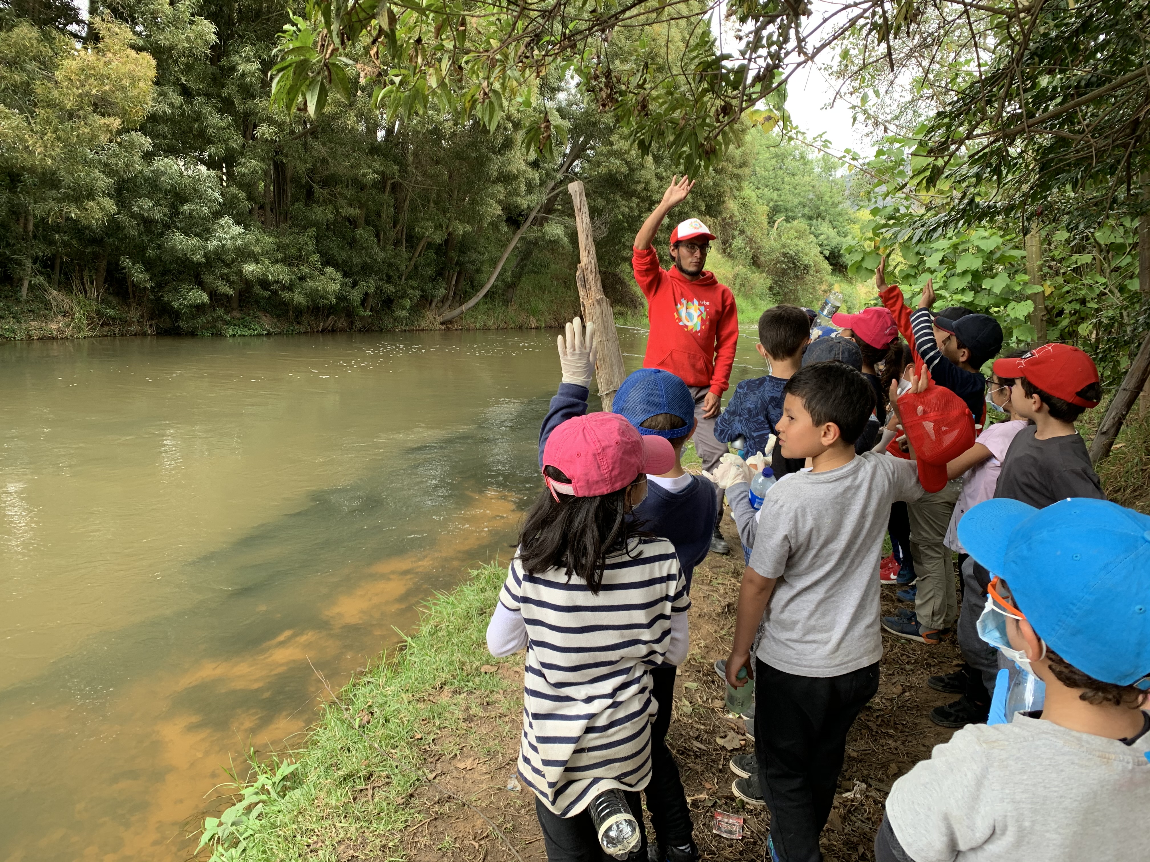 Empresas como Agrosierra donaran más de 500 árboles para sembrar en el jarillón del río Chicú, un tributario del Bogotá.