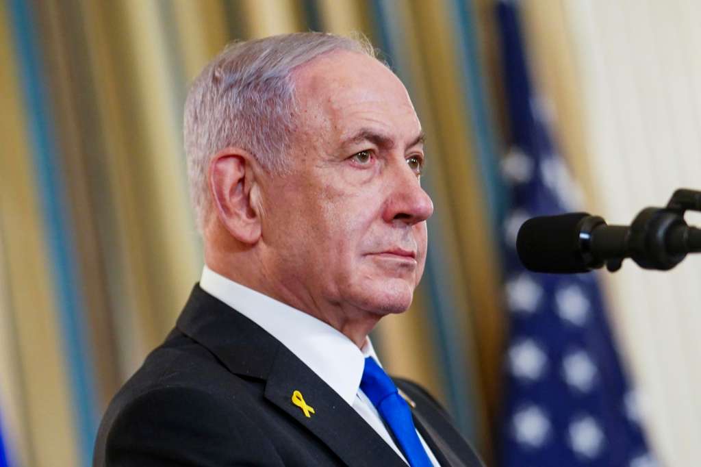 WASHINGTON (United States), 29/09/2025.- Israeli Prime Minister Benjamin Netanyahu attends a joint press conference with US President Donald Trump, in the State Dining Room of the White House in Washington, DC, USA, 29 September 2025. In their Oval Office meeting, Trump pressed Netanyahu to accept a peace deal to end Israel’s on-going war in Gaza, and for Hamas to free their remaining hostages. EFE/EPA/WILL OLIVER / POOL
