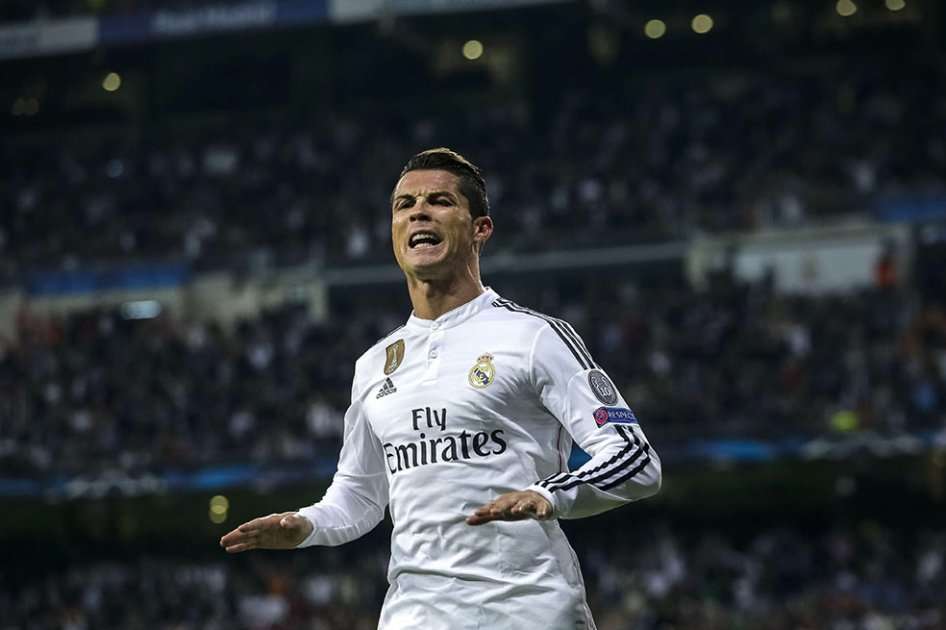 Cristiano Ronaldo celebra su segundo tanto ante el Schalke 04. Foto: AFP