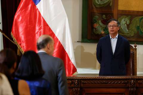 “Ortega hace lo mismo que Pinochet”: Petro se solidariza con Gioconda Belli