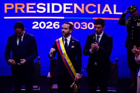 Presidente De la Espriella se disculpó por acto religioso durante su posesión