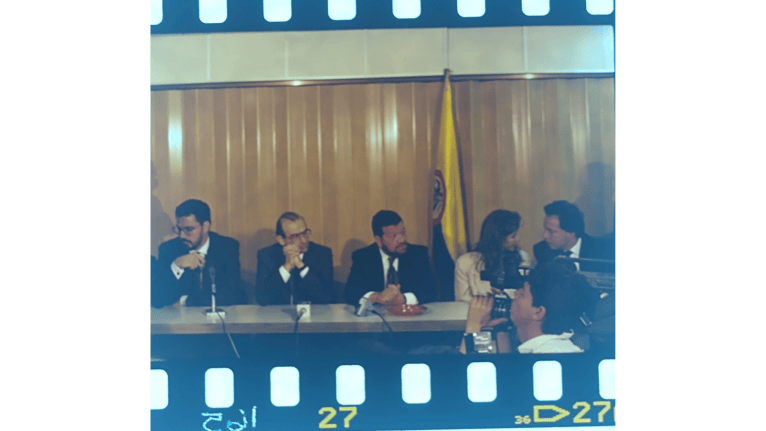 Primer encuentro oficial entre delegados del gobierno de Cesar Gaviria y la Coordinadora Guerrillera Simón Bolívar