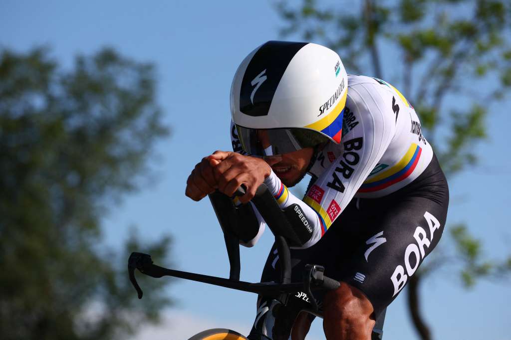 Team Bora's Colombian rider Daniel Martinez competes in the 14th stage of the 107th Giro d'Italia cycling race, a time trial between Castiglione delle Stiviere and Desenzano del Garda, on May 18, 2024. (Photo by Luca Bettini / AFP)