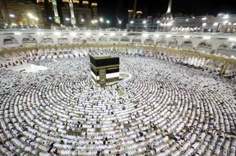 Más de millón y medio de extranjeros llegan a Arabia Saudí para peregrinación en La Meca