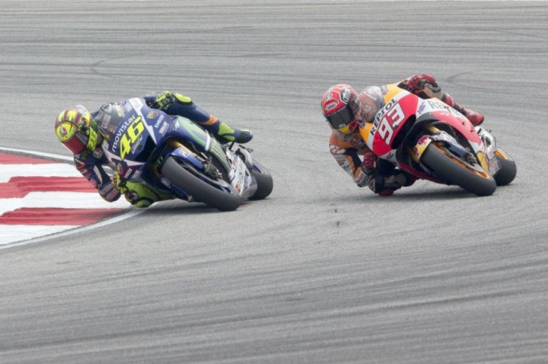 No se probó golpe con el pie a la moto de Marc: Yamaha defiende a Valentino Rossi