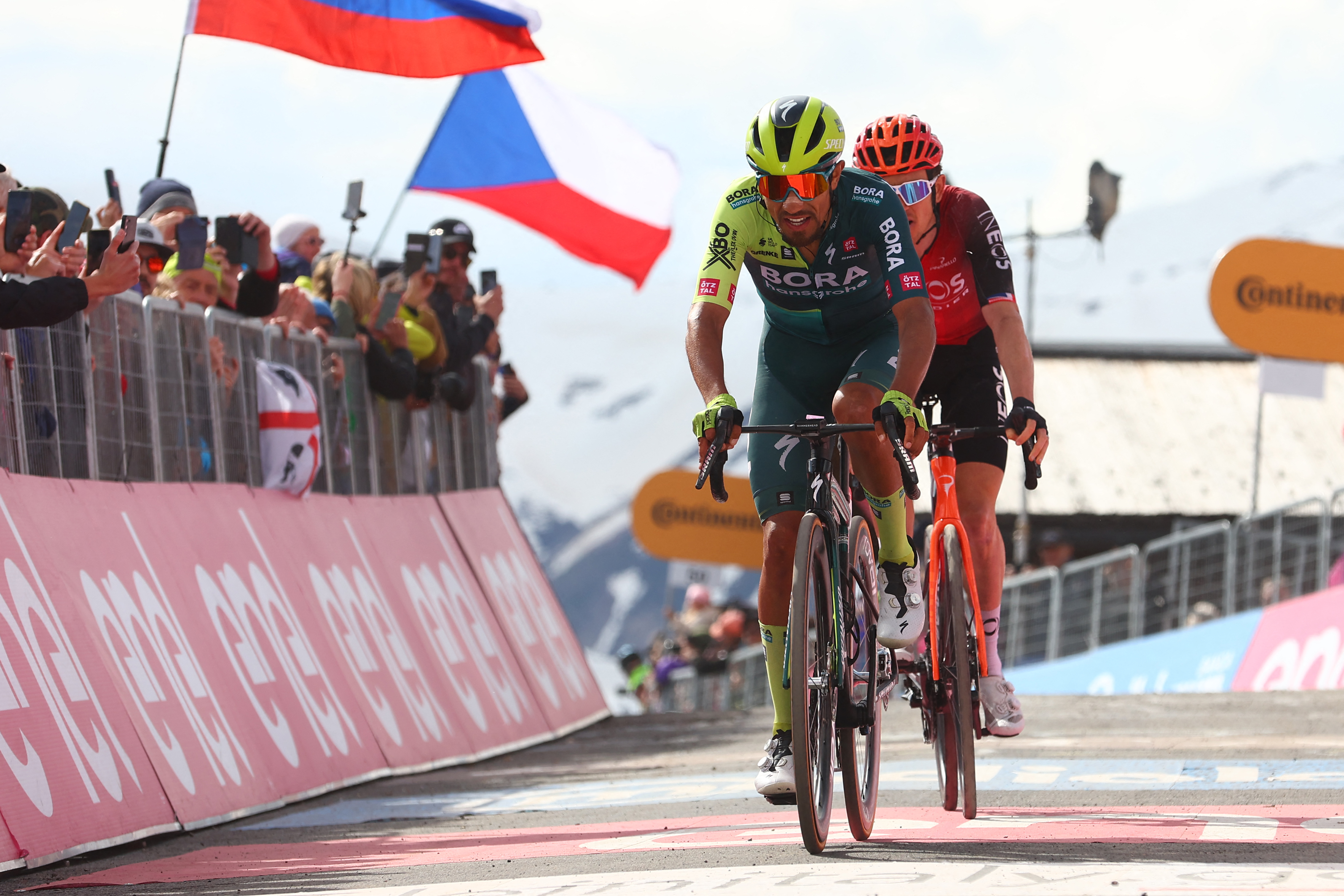 ¿Daniel Felipe tiene asegurado el segundo puesto? Lo que le queda al Ineos en el Giro