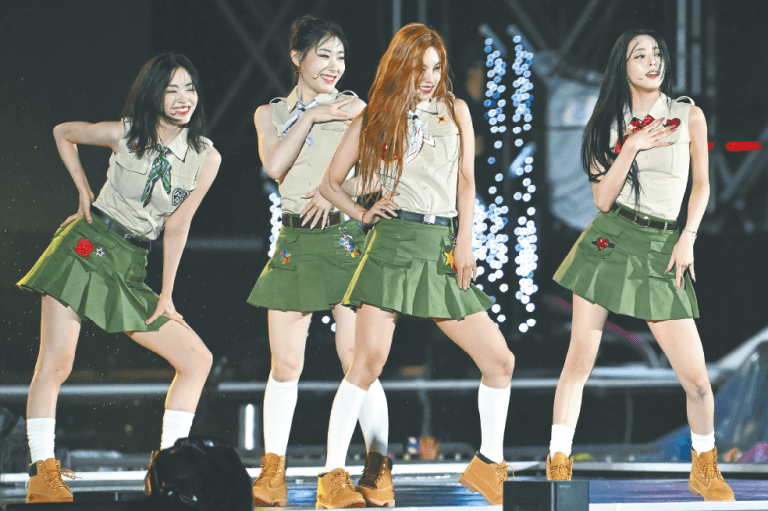 Tras bambalinas con ITZY, algunas estrellas en el firmamento K-pop