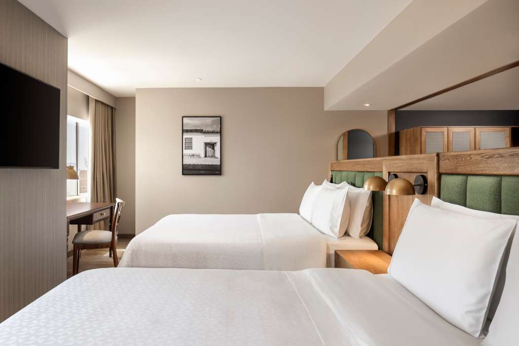 Four Points By Sheraton Tequendama cuenta con 176 habitaciones equipadas con tecnología actual e implementación de procesos sostenibles.