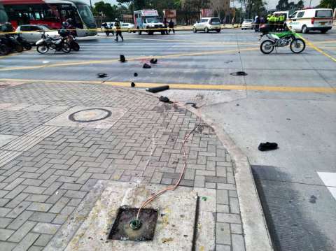 Un muerto y cuatro heridos deja accidente en la Calle 26, en Bogotá