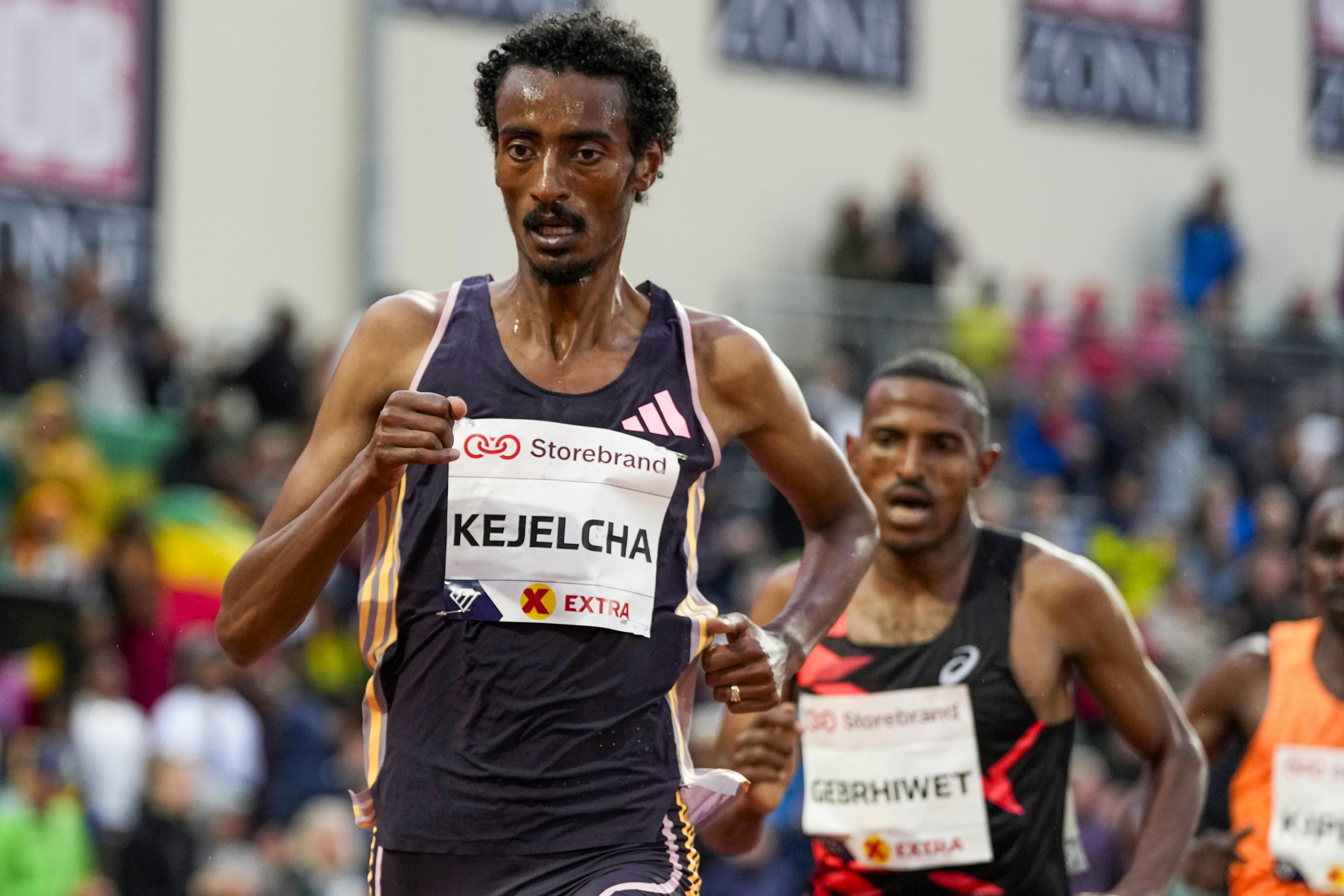 Oslo (Norway), 30/05/2024.- Yomif Kejelcha of Ethiopia in action at the men's 5000 meters event during the World Athletics Diamond League Bislett Games 2024 at Bislett Stadium, in Oslo, Norway, 30 May 2024. (Etiopía, Noruega) EFE/EPA/Beate Oma Dahle NORWAY OUT