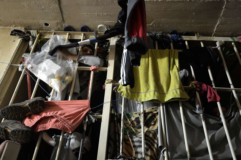La Corte Constitucional realizó una inspección judicial a estaciones de policía del sur de Bogotá para poner en evidencia la crítica situación de la población privada de la libertad. Esta es la primera de varias visitas que se realizarán en el territorio nacional.