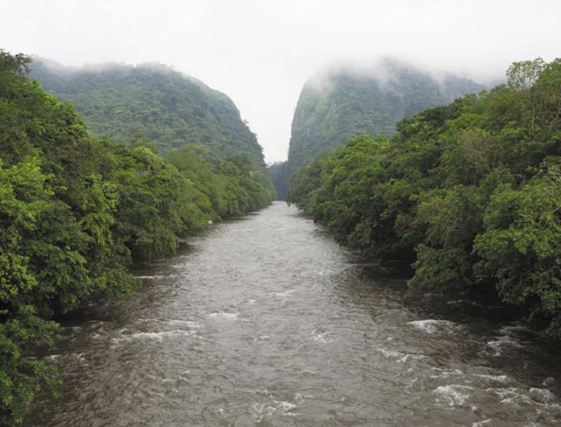 Portales del Fragüita. Uno de los ríos que nacen en Indi Wasi y desembocan en el río en Caquetá.