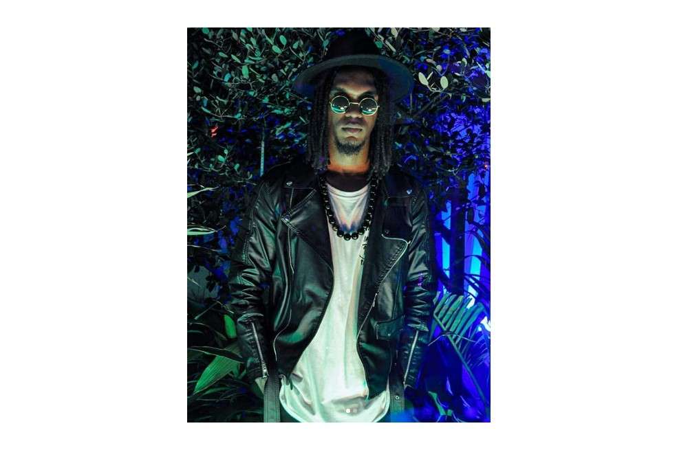 En 2018, fue ganador del premio artista revelación hip hop en los premios Fe Urbana.