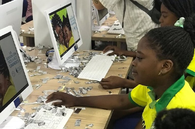 Guachené se une con la tecnología gracias a Yerry Mina