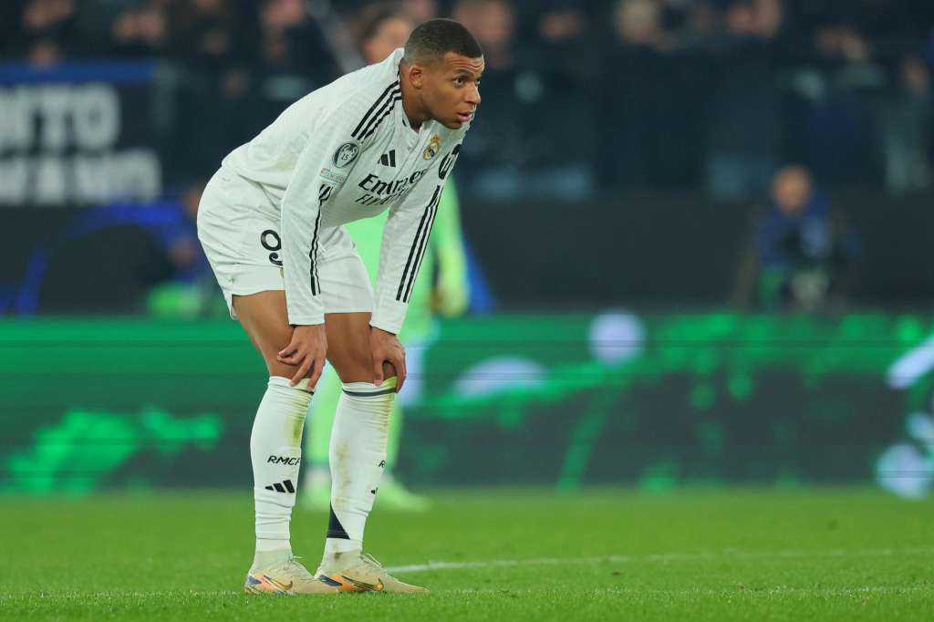 Bergamo (Italy), 10/12/2024.- Real Madrid's Kylian Mbappe looks on during the UEFA Champions League soccer match between Atalanta BC and Real Madrid, in Bergamo, Italy, 10 December 2024. (Liga de Campeones, Italia) EFE/EPA/MICHELE MARAVIGLIA