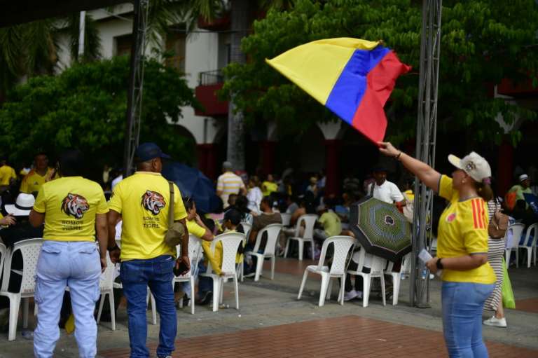 El candidato presidencial Abelardo de la Espriella cerró su campaña en Buga, Valle del Cauca. Los eventos tuvieron un fuerte componente religioso en la visita a la basílica menor del Señor de los Milagros.