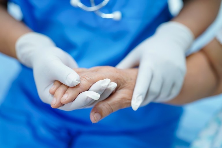Las 5 reglas para que extranjeros en situación irregular accedan a servicios en salud