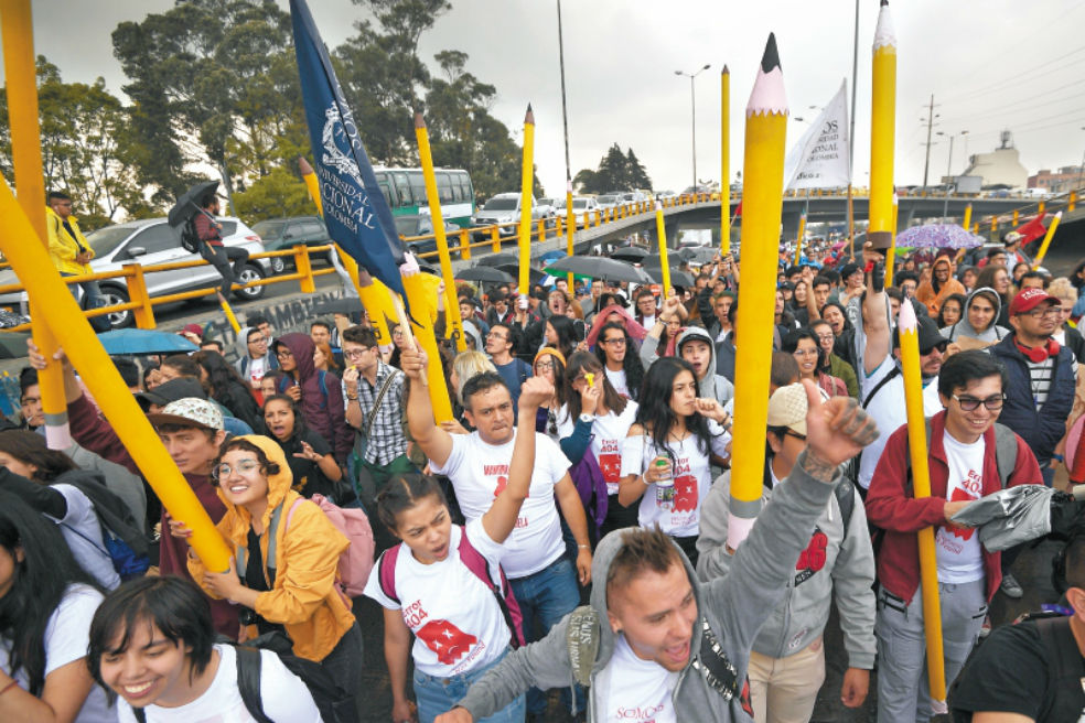 Miles marcharon en un paro convocado por la Unión Nacional de Estudiantes de Educación Superior. / Mauricio Alvarado - El Espectador