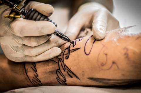 Lanzan academia virtual gratuita para aprender a tatuar