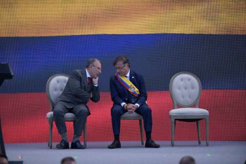 ¿Ministro o embajador? Se define el rol de Roy Barreras en el Gobierno de Petro
