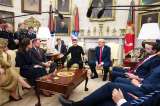 Zelenski “no está solo”: líderes europeos lo respaldan; Rusia lo llama “canalla”
