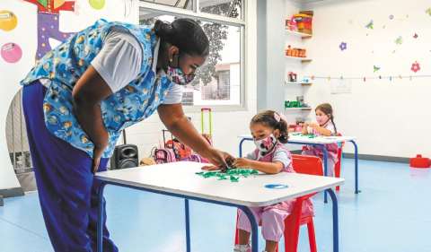 Ser docente en Colombia implica más riesgos laborales de los que se creía
