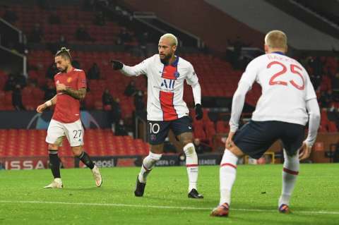 PSG ganó en casa del Manchester United y sigue con vida en la Champions