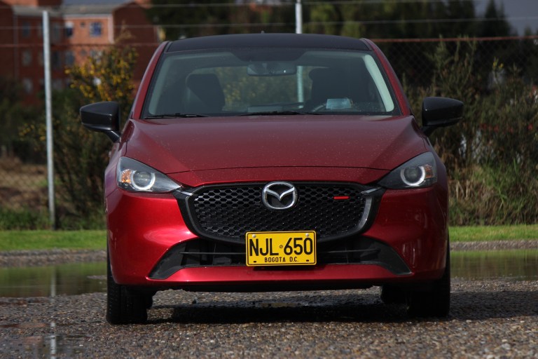 La variante más potente del Mazda 2 en Colombia funciona con un motor de 2.0 litros, el cual entrega 140 de potencia y un torque máximo de 186 Nm.