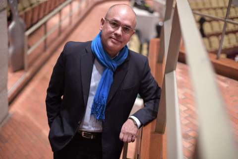 “Somos vendedores ambulantes de cultura”: director de la Orquesta Filarmónica de Bogotá