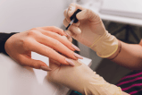6 ideas de uñas semipermanentes delicadas de moda en noviembre