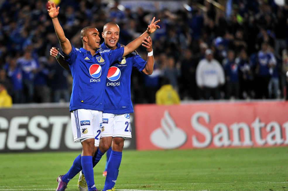 El lateral de 28 años (izq.), que debutó en Medellín y también militó en Atlético Huila, es uno de los jugadores favoritos del técnico Hernán Torres. / Luis Ángel