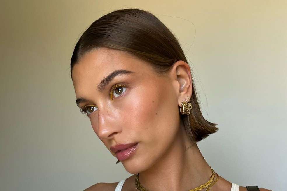 Maquillaje de ojos Hailey Bieber