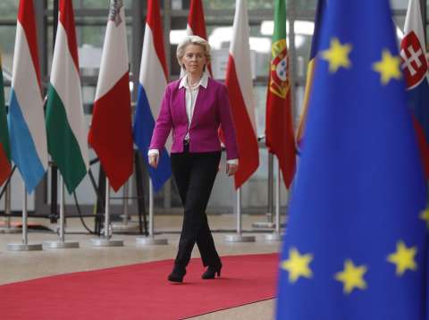 La UE aprobaría los fondos de recuperación de Polonia, ¿de qué depende la decisión?